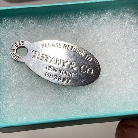 Tiffany & Co. Oval Pendant Necklace - Picture 3 of 8